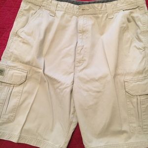 Men’s Khaki Wrangler Cargo Shorts